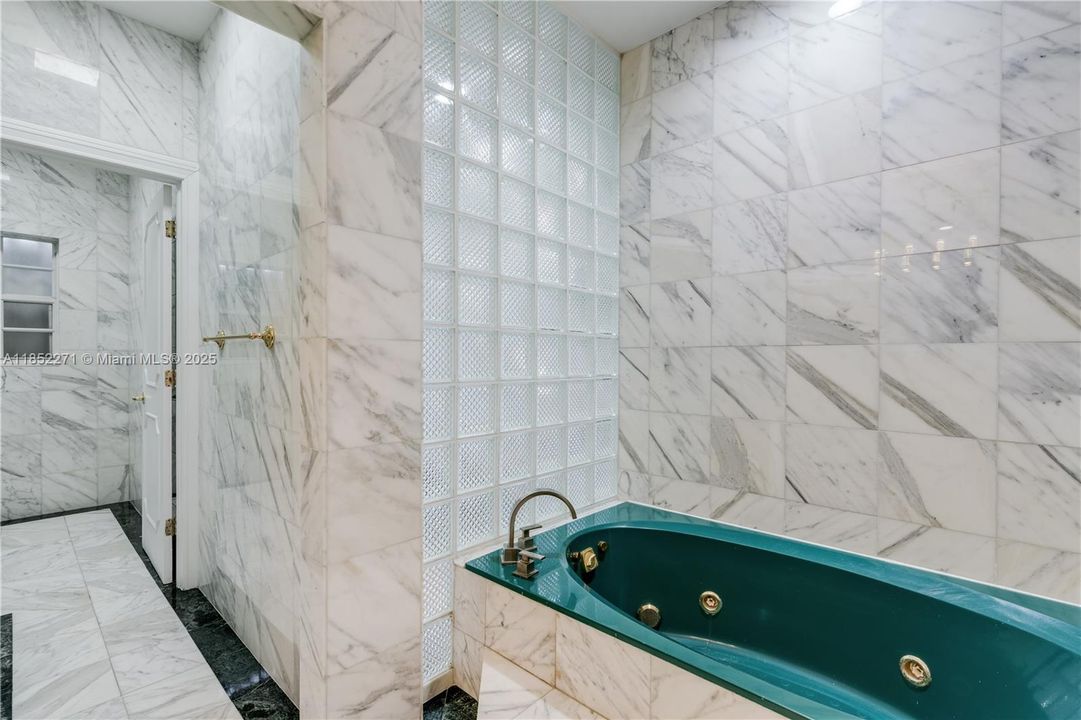 Active With Contract: $2,795,000 (5 beds, 5 baths, 5194 Square Feet)