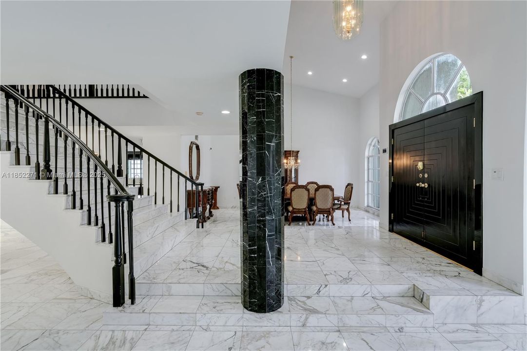 Active With Contract: $2,795,000 (5 beds, 5 baths, 5194 Square Feet)