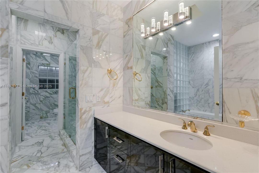 Active With Contract: $2,795,000 (5 beds, 5 baths, 5194 Square Feet)