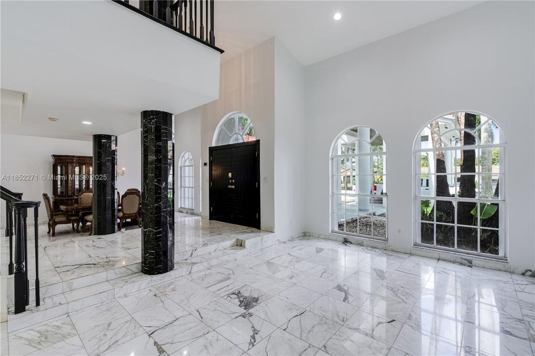 Active With Contract: $2,795,000 (5 beds, 5 baths, 5194 Square Feet)