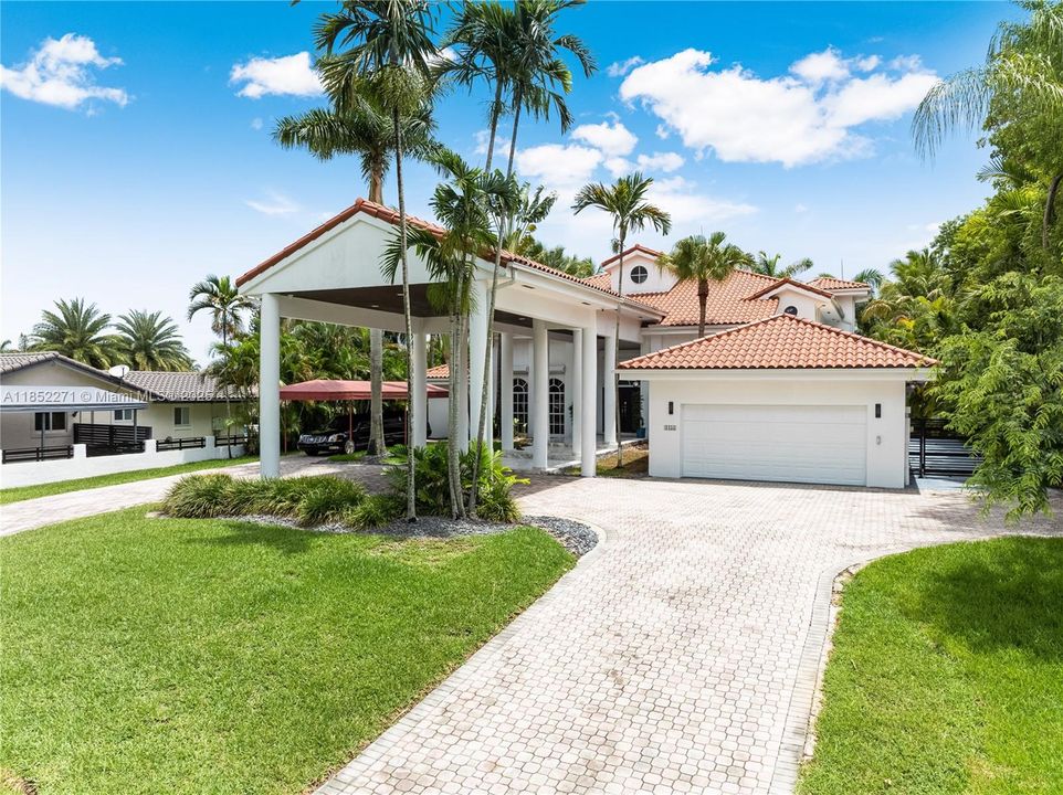 Active With Contract: $2,795,000 (5 beds, 5 baths, 5194 Square Feet)