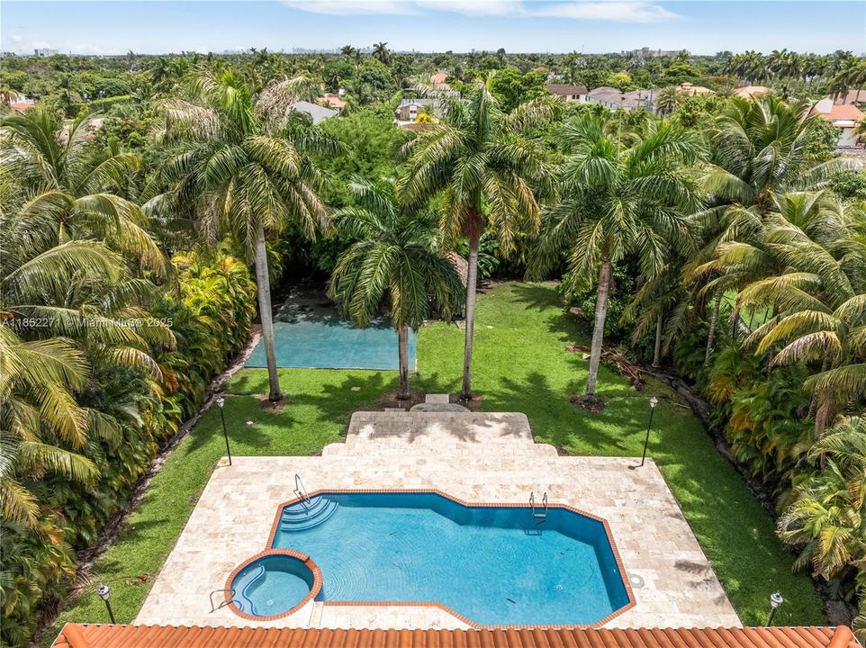 Active With Contract: $2,795,000 (5 beds, 5 baths, 5194 Square Feet)