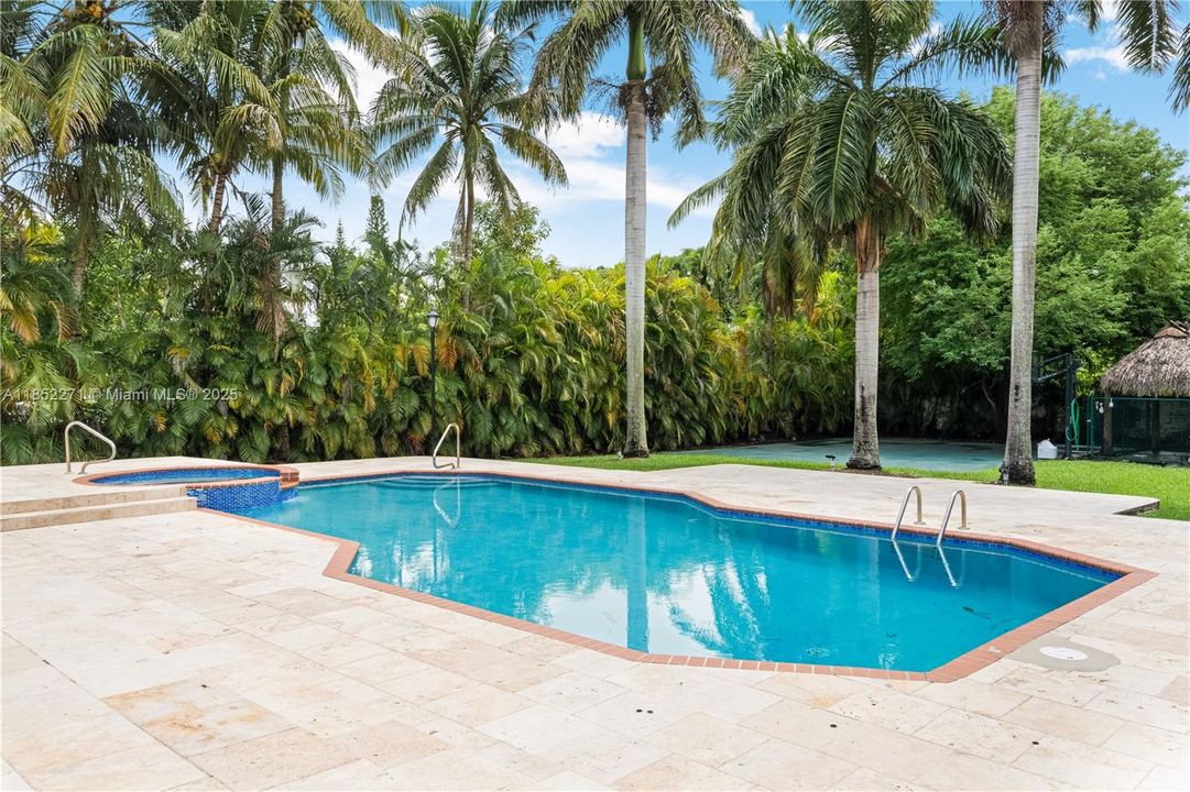 Active With Contract: $2,795,000 (5 beds, 5 baths, 5194 Square Feet)