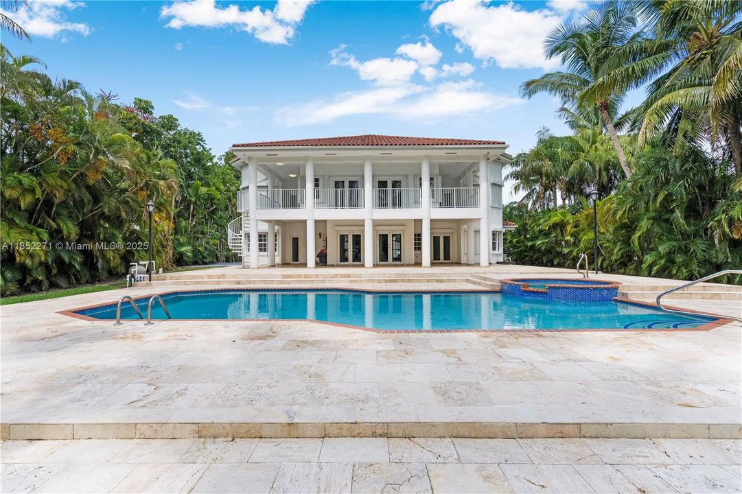 Active With Contract: $2,795,000 (5 beds, 5 baths, 5194 Square Feet)