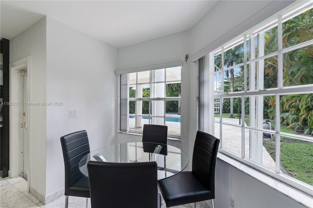 Active With Contract: $2,795,000 (5 beds, 5 baths, 5194 Square Feet)