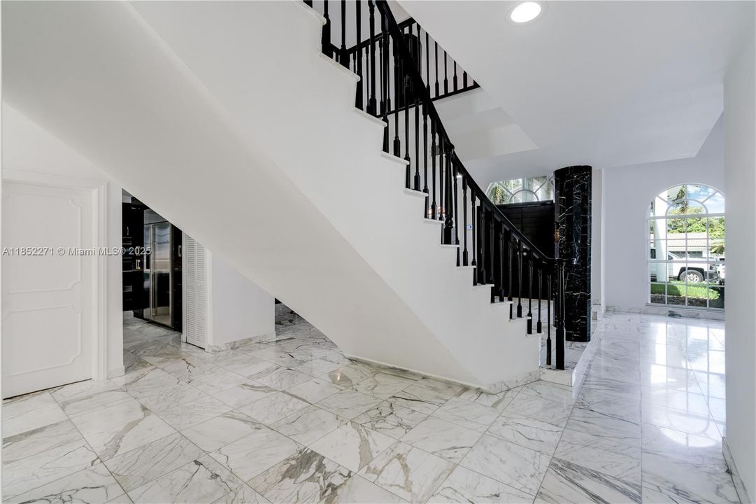 Active With Contract: $2,795,000 (5 beds, 5 baths, 5194 Square Feet)