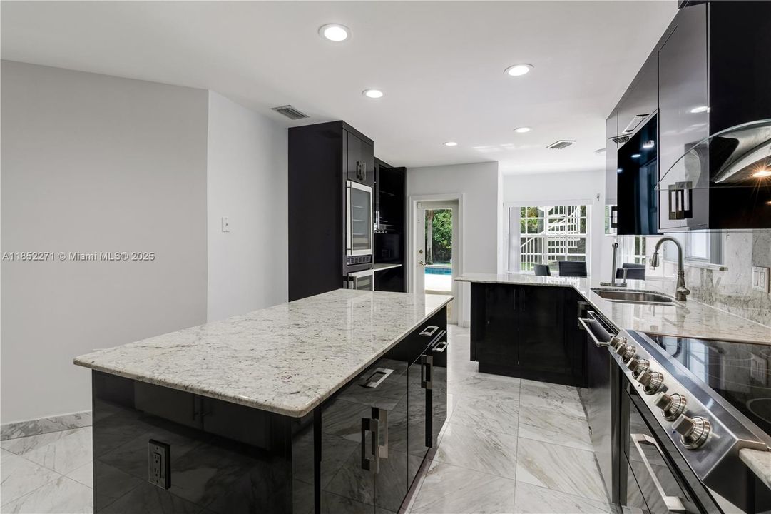 Active With Contract: $2,795,000 (5 beds, 5 baths, 5194 Square Feet)