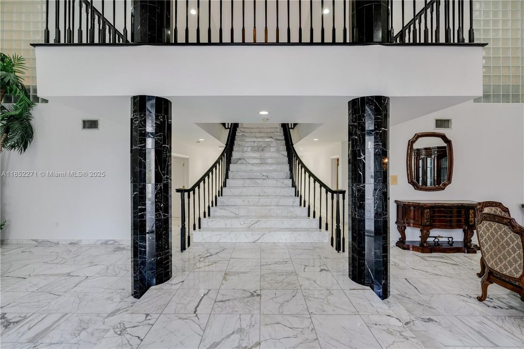 Active With Contract: $2,795,000 (5 beds, 5 baths, 5194 Square Feet)