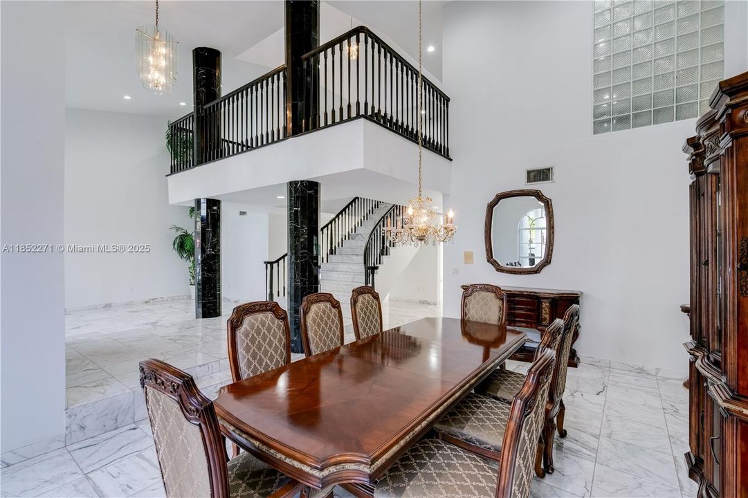 Active With Contract: $2,795,000 (5 beds, 5 baths, 5194 Square Feet)