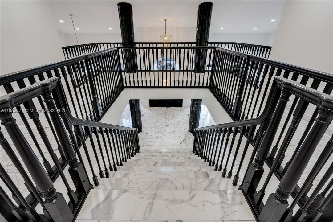 Active With Contract: $2,795,000 (5 beds, 5 baths, 5194 Square Feet)