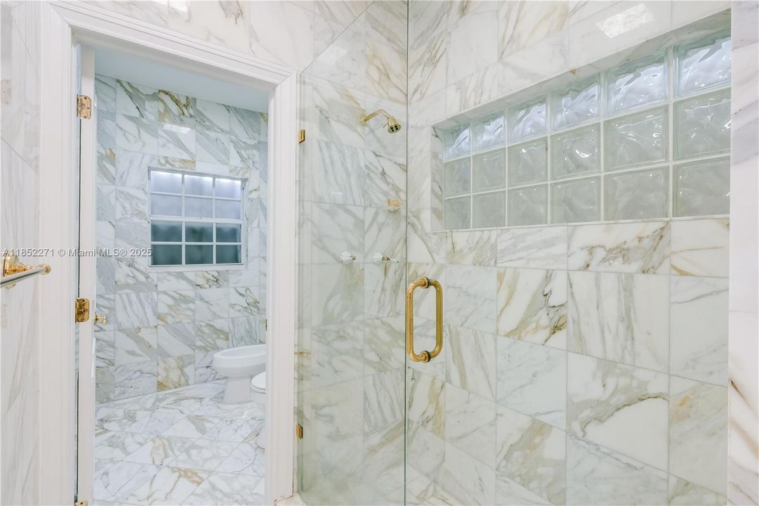 Active With Contract: $2,795,000 (5 beds, 5 baths, 5194 Square Feet)