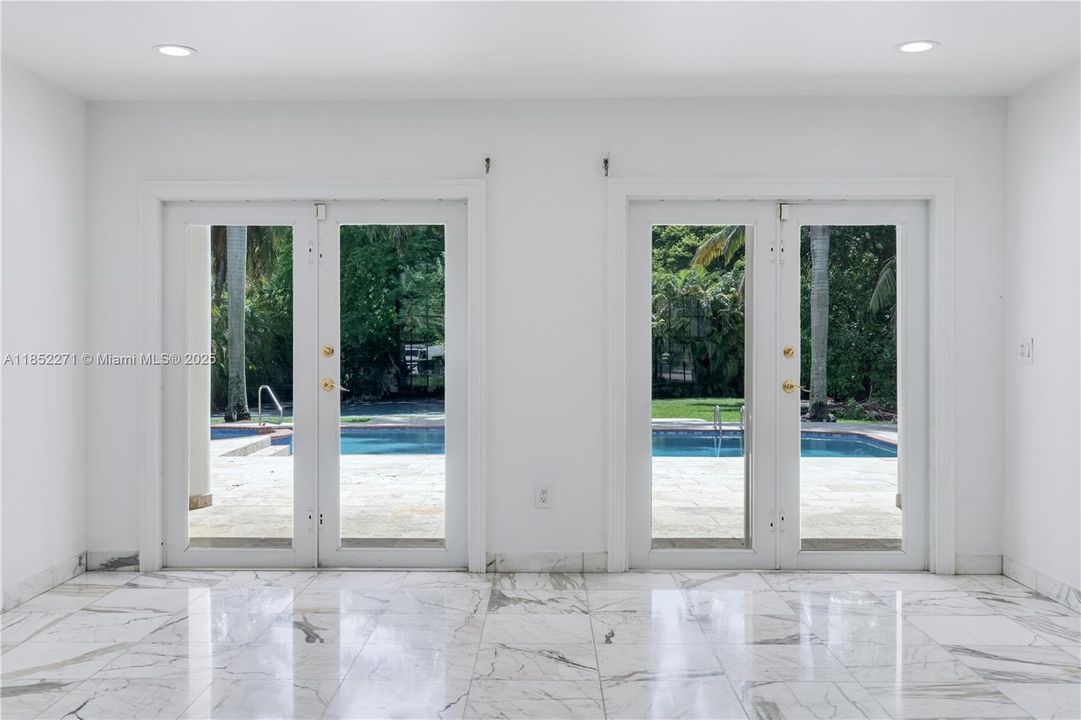 Active With Contract: $2,795,000 (5 beds, 5 baths, 5194 Square Feet)