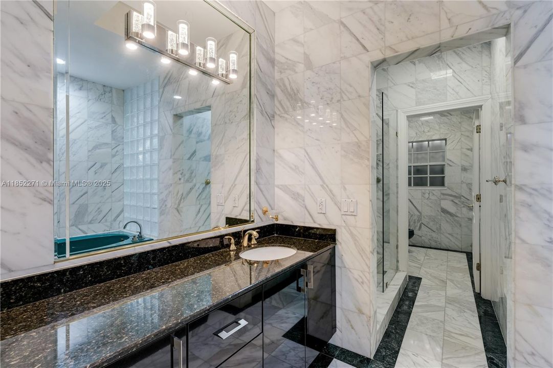 Active With Contract: $2,795,000 (5 beds, 5 baths, 5194 Square Feet)