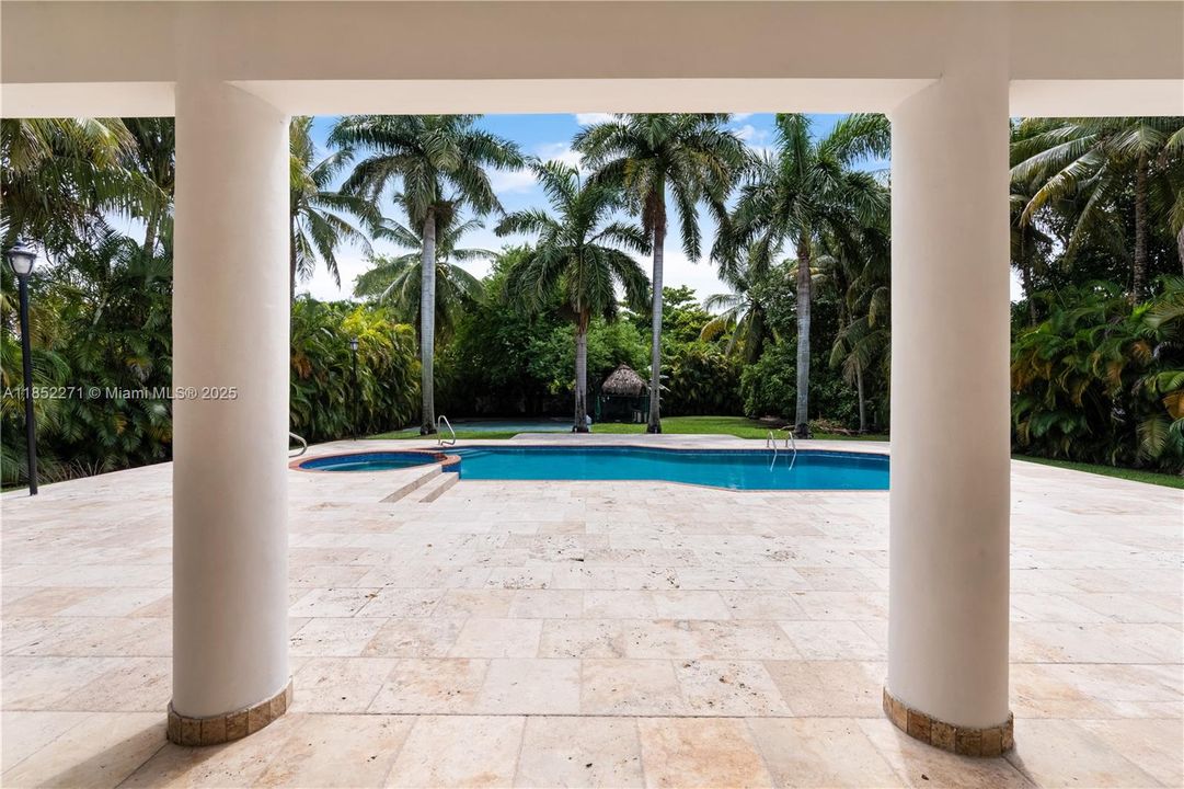 Active With Contract: $2,795,000 (5 beds, 5 baths, 5194 Square Feet)