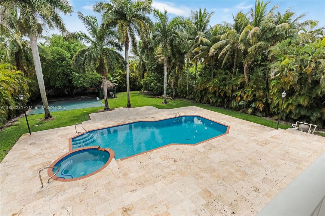 Active With Contract: $2,795,000 (5 beds, 5 baths, 5194 Square Feet)