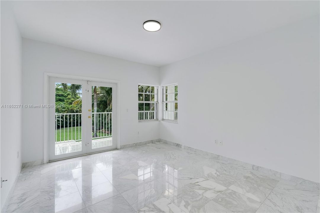 Active With Contract: $2,795,000 (5 beds, 5 baths, 5194 Square Feet)