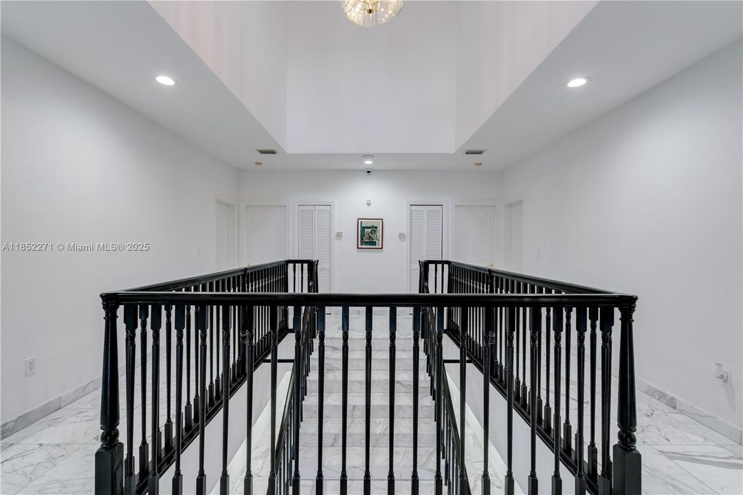 Active With Contract: $2,795,000 (5 beds, 5 baths, 5194 Square Feet)