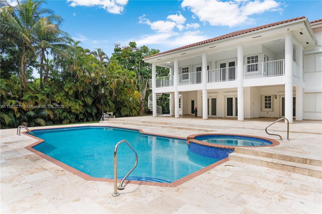 Active With Contract: $2,795,000 (5 beds, 5 baths, 5194 Square Feet)