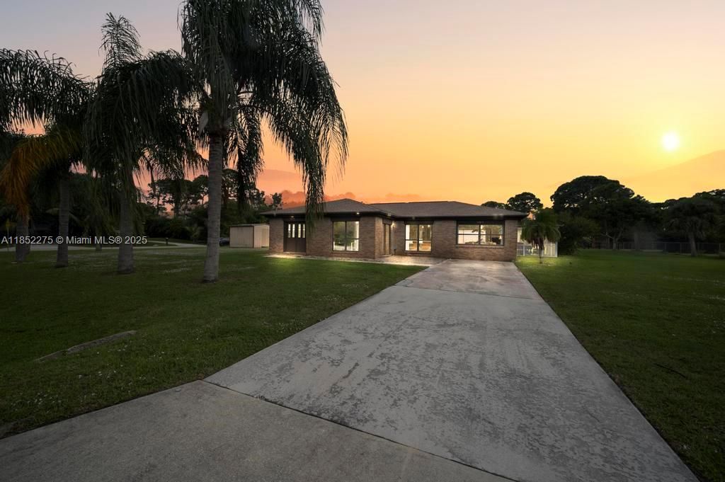 For Rent: $3,450 (3 beds, 2 baths, 1825 Square Feet)