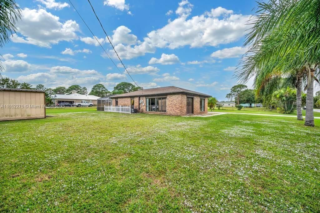 For Rent: $3,450 (3 beds, 2 baths, 1825 Square Feet)