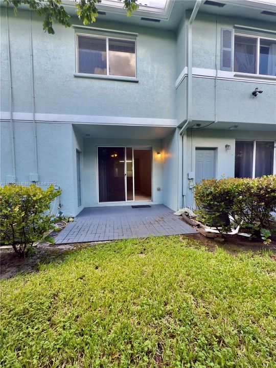 Recientemente alquilado: $1,850 (2 camas, 2 baños, 1227 Pies cuadrados)