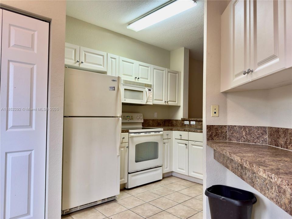 Recientemente alquilado: $1,850 (2 camas, 2 baños, 1227 Pies cuadrados)