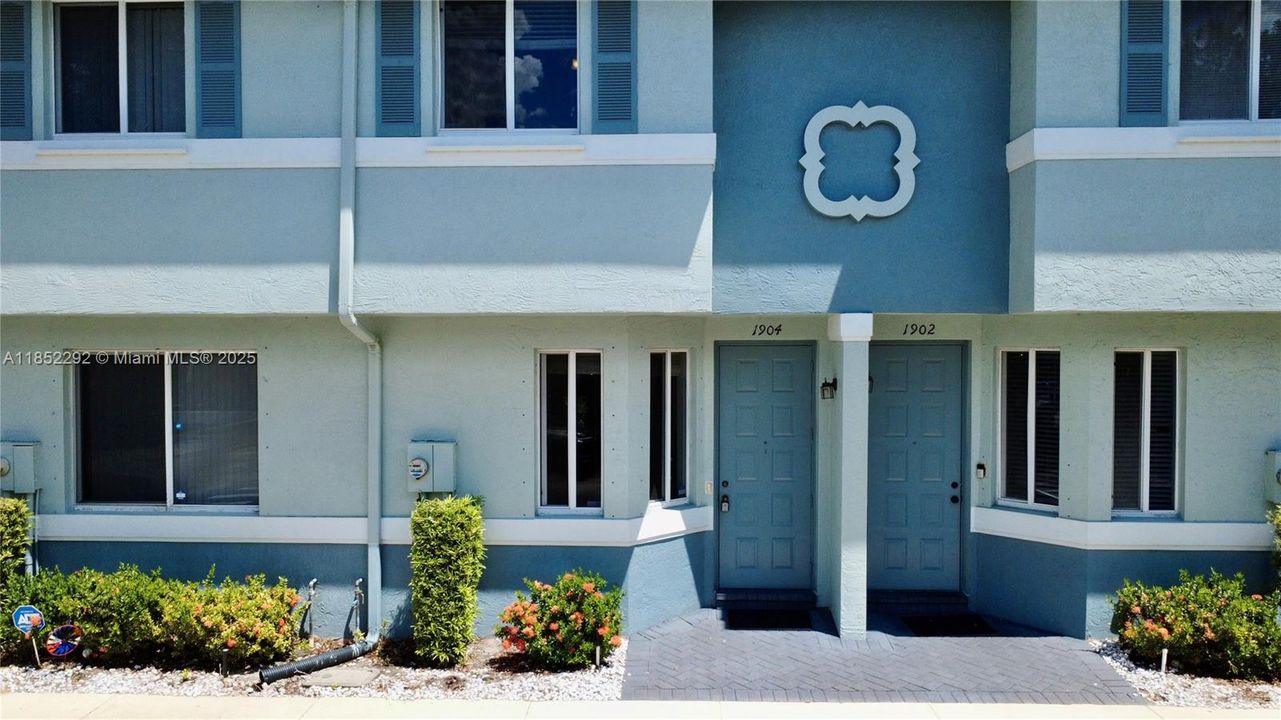 Recientemente alquilado: $1,850 (2 camas, 2 baños, 1227 Pies cuadrados)