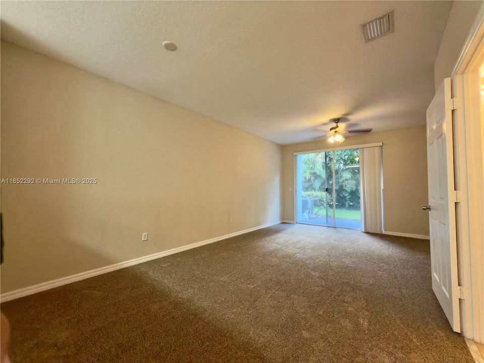 Recientemente alquilado: $1,850 (2 camas, 2 baños, 1227 Pies cuadrados)