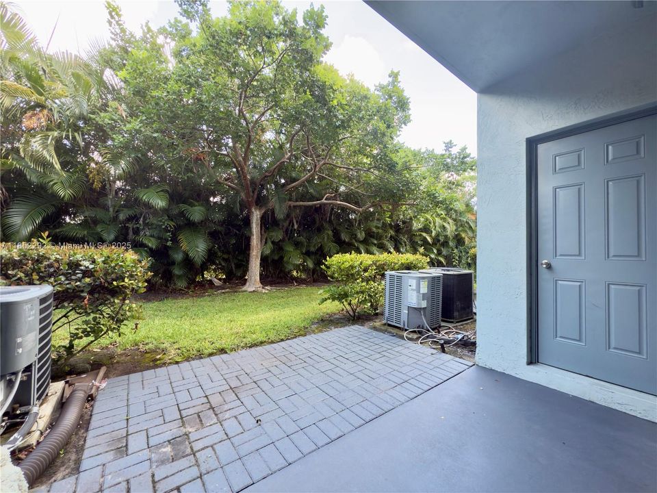 Recientemente alquilado: $1,850 (2 camas, 2 baños, 1227 Pies cuadrados)