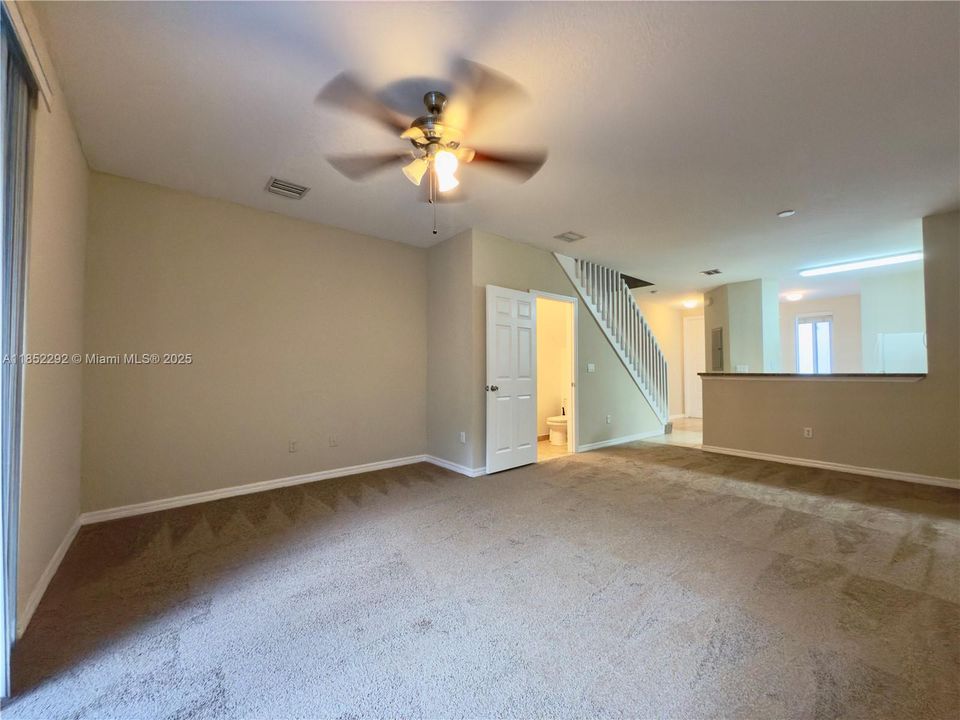 Recientemente alquilado: $1,850 (2 camas, 2 baños, 1227 Pies cuadrados)