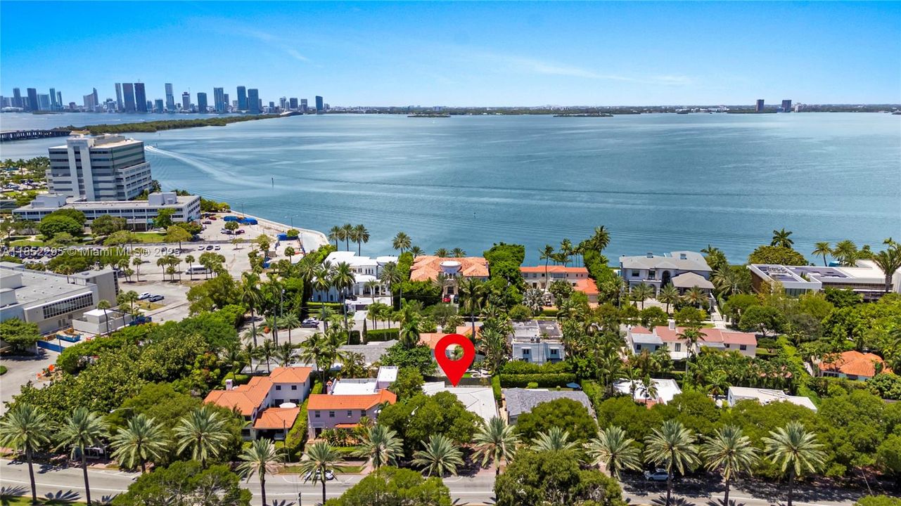 最近售出: $1,499,000 (3 贝兹, 2 浴室, 1932 平方英尺)