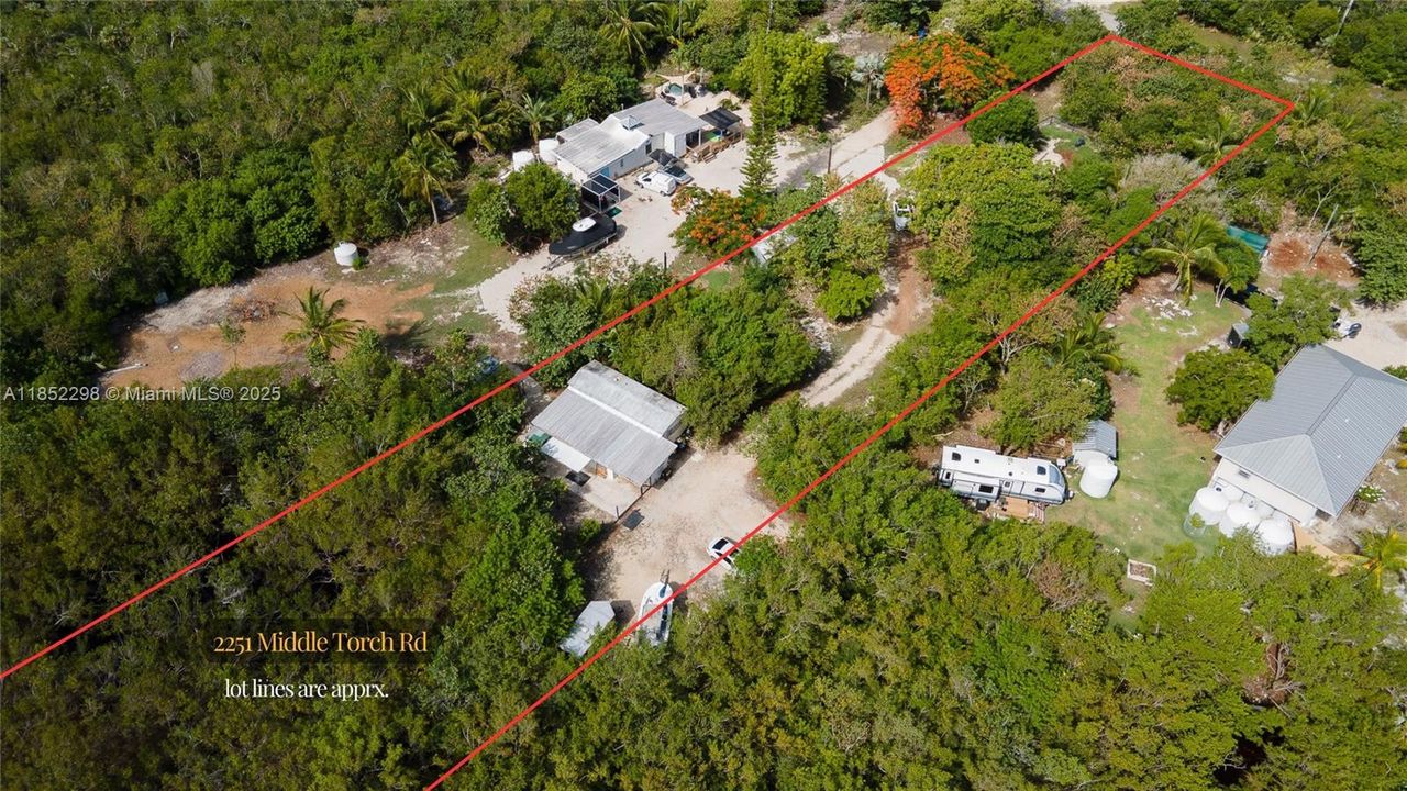 For Sale: $1,100,000 (2 beds, 2 baths, 1420 Square Feet)