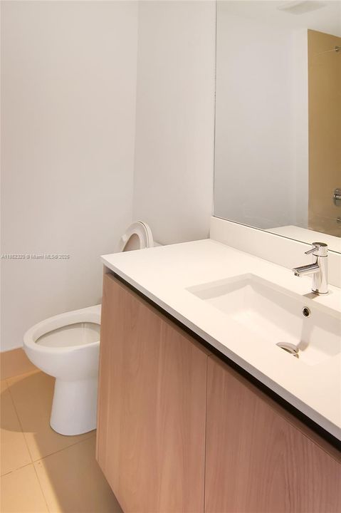 待售: $1,189,000 (2 贝兹, 2 浴室, 1088 平方英尺)