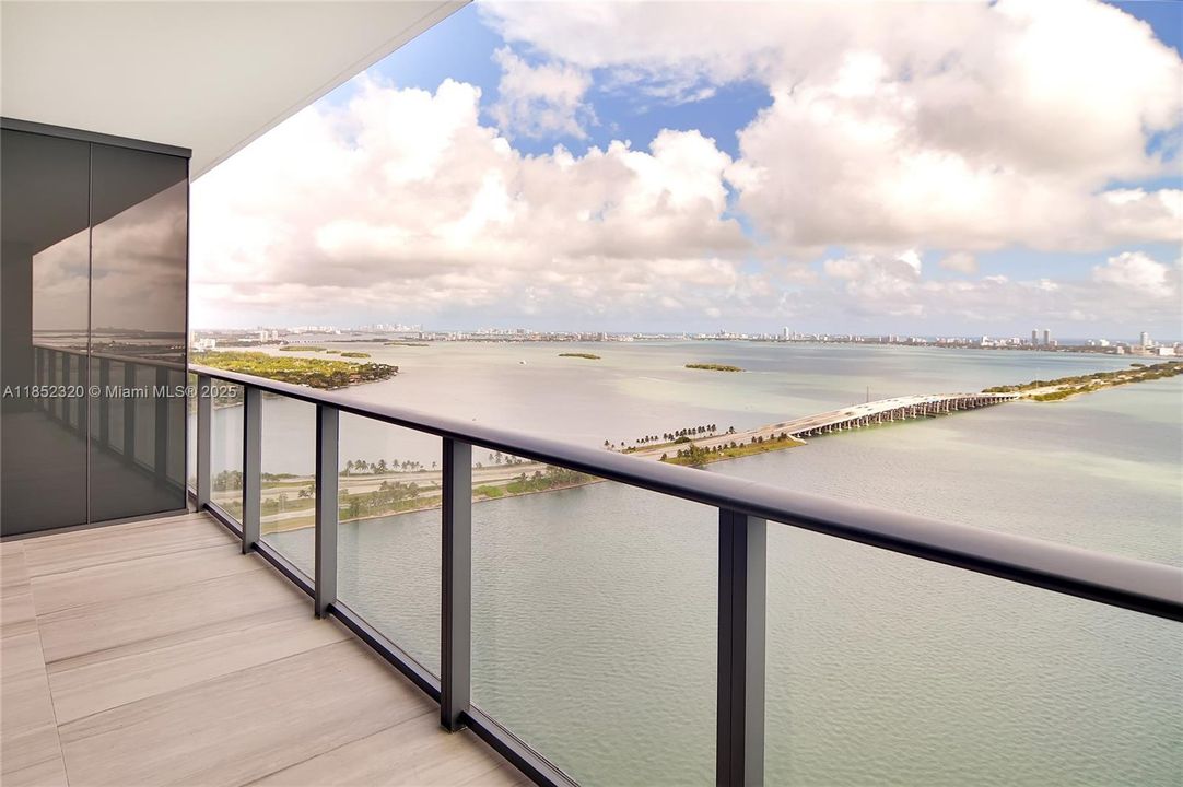 待售: $1,189,000 (2 贝兹, 2 浴室, 1088 平方英尺)