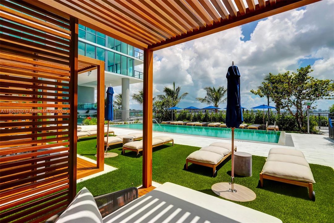 待售: $1,189,000 (2 贝兹, 2 浴室, 1088 平方英尺)