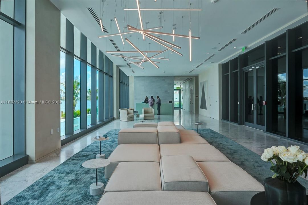 待售: $1,189,000 (2 贝兹, 2 浴室, 1088 平方英尺)