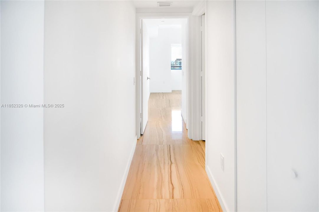 待售: $1,189,000 (2 贝兹, 2 浴室, 1088 平方英尺)