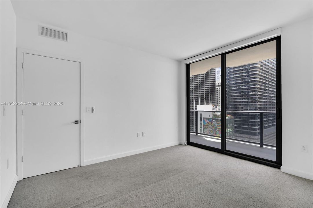 待售: $639,977 (1 贝兹, 2 浴室, 843 平方英尺)