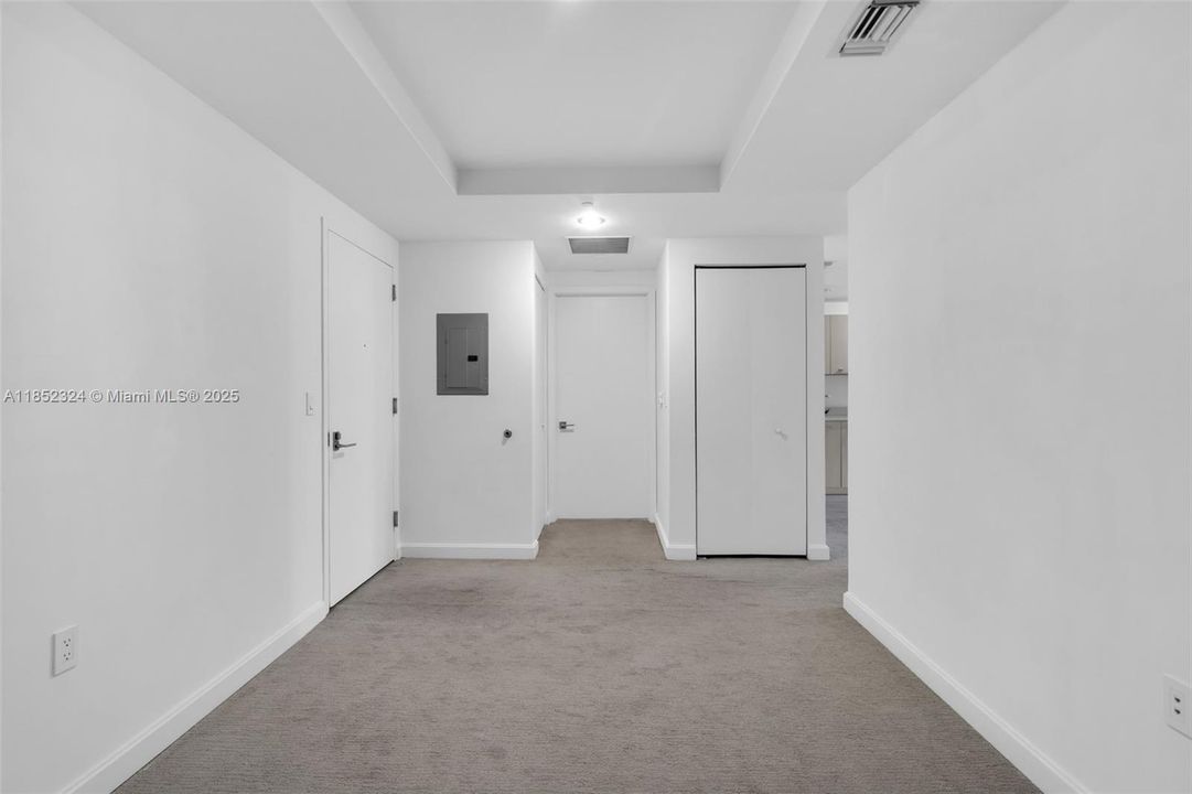 待售: $639,977 (1 贝兹, 2 浴室, 843 平方英尺)