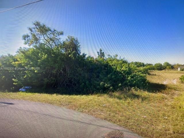 На продажу: $97,000 (0.45 acres)