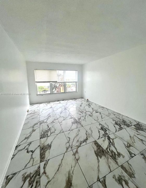 Под контрактом: $2,500 (2 спален, 2 ванн, 1202 Квадратных фут)