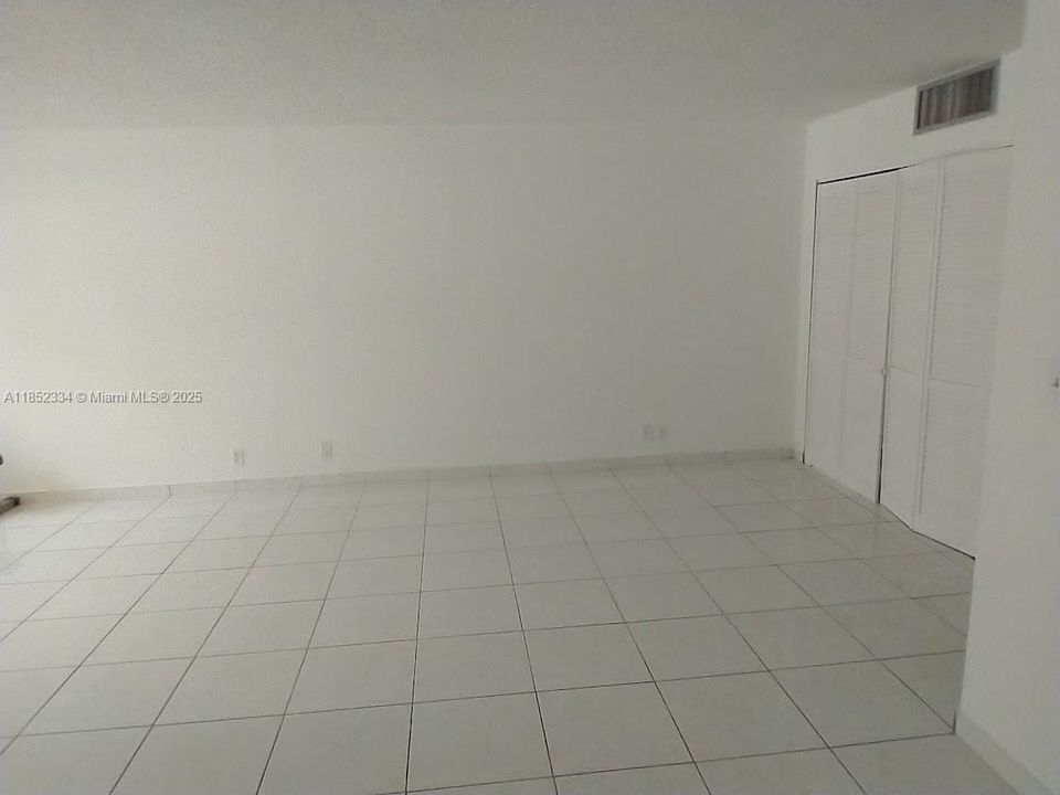 For Rent: $2,200 (1 beds, 1 baths, 767 Square Feet)