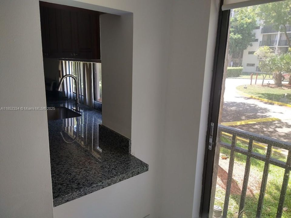 For Rent: $2,200 (1 beds, 1 baths, 767 Square Feet)