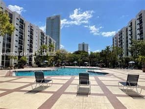 For Rent: $2,200 (1 beds, 1 baths, 767 Square Feet)