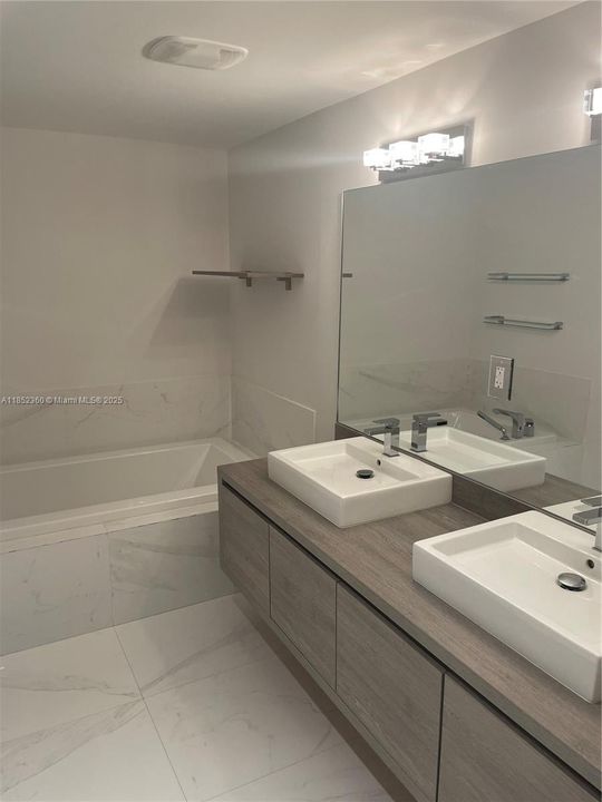 For Sale: $2,700,000 (4 beds, 4 baths, 3088 Square Feet)