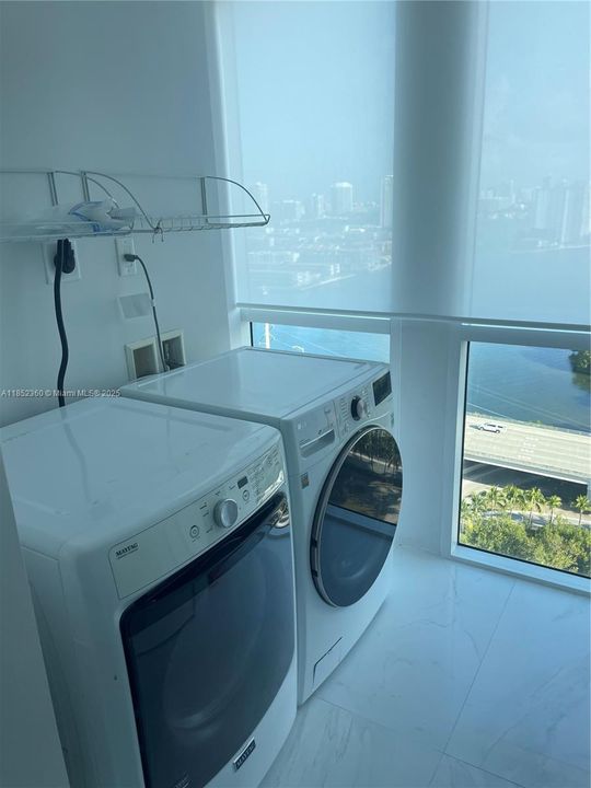 For Sale: $2,700,000 (4 beds, 4 baths, 3088 Square Feet)