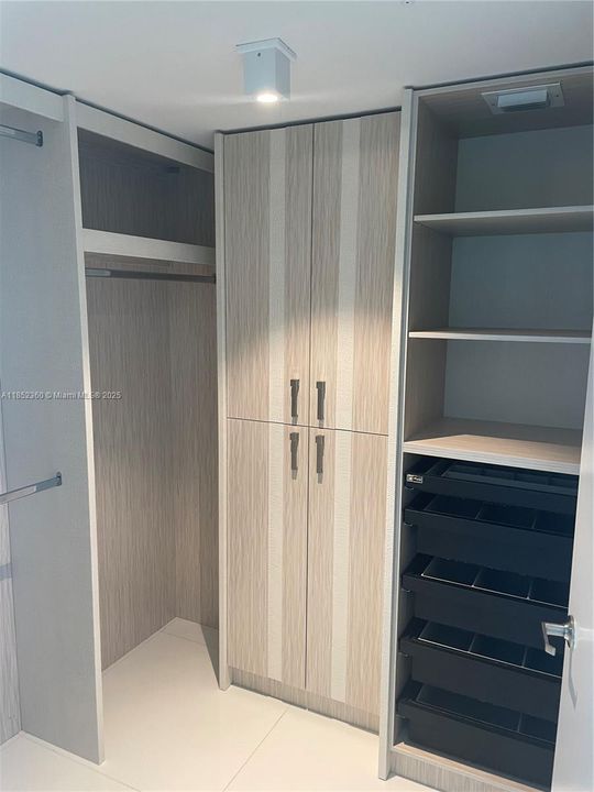 For Sale: $2,700,000 (4 beds, 4 baths, 3088 Square Feet)