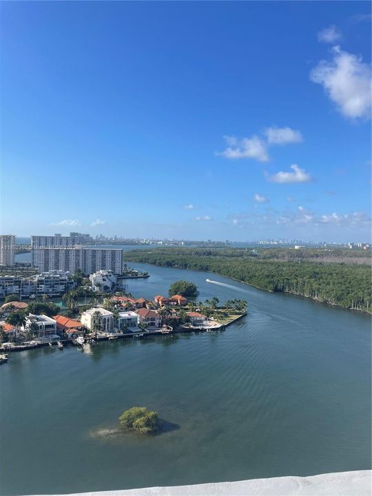 For Sale: $2,700,000 (4 beds, 4 baths, 3088 Square Feet)