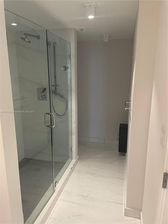 For Sale: $2,700,000 (4 beds, 4 baths, 3088 Square Feet)