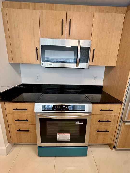 En Venta: $790,000 (1 camas, 1 baños, 896 Pies cuadrados)